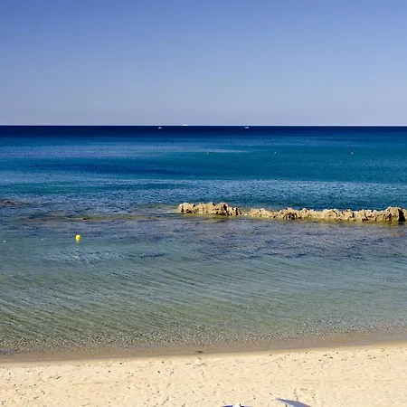 La Playa 3* אצ'יארולי