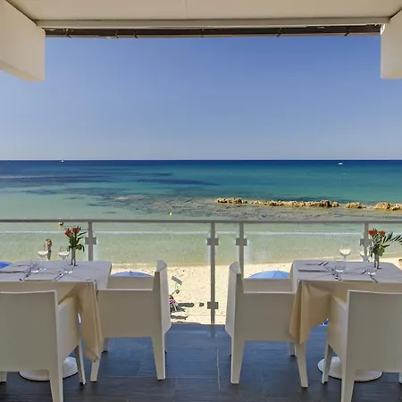 מלון La Playa אצ'יארולי