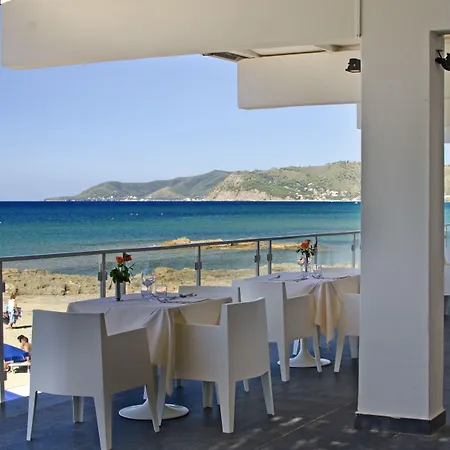 La Playa 3*
