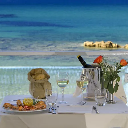 La Playa Hotel