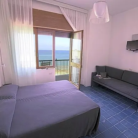 La Playa 3*