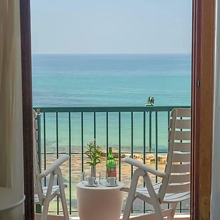 La Playa Hotel
